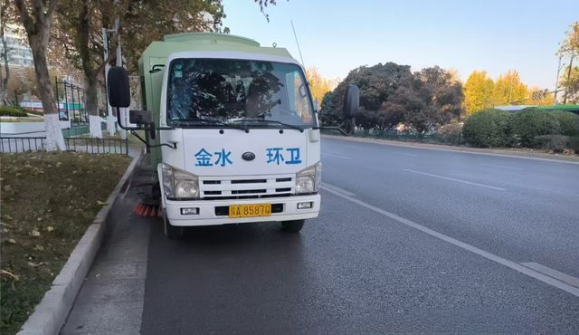 洁 郑州金水城管全力应对大风天气AG真人国际“人机结合”全面保